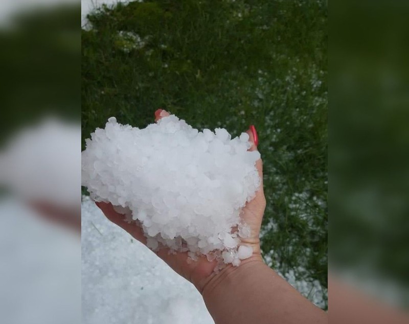 Grindina a lovit puternic în Tulcea, județ vizat de codul portocaliu de vreme rea. Peisaj de iarnă veritabilă, la sfârșit de mai / FOTO&VIDEO
