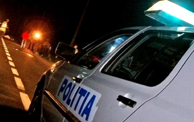 O fetiță din Mija, judeţul Dâmboviţa, a fost ucisă de nașul ei, în timp ce dădea mașina cu spatele