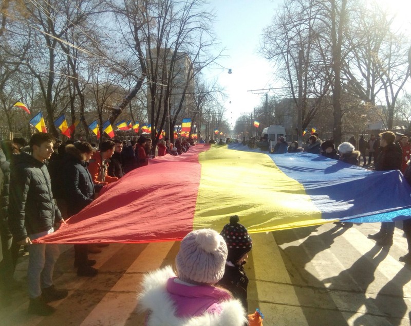 Hora Unirii, la statuia lui Cuza de la Galați: "Toți românii, de la fașă la barbă albă, aici să fie!"| GALERIE FOTO