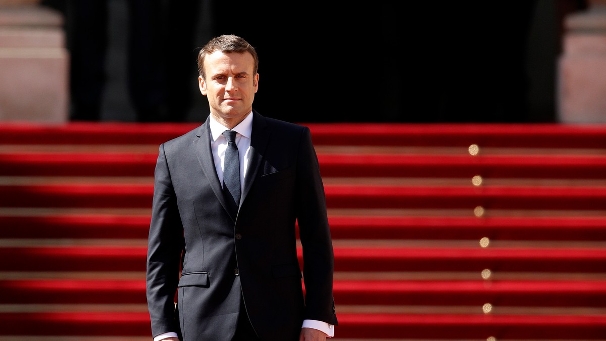 Ce urmărește Emmanuel Macron prin vizita în România
