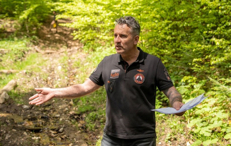 Liderul AUR Bistrița-Năsăud, pus sub control judiciar după ce a spus că sediul Prefecturii ar trebui aruncat în aer