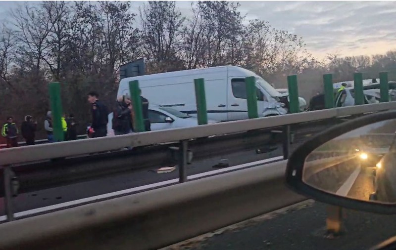 Accident cu 11 mașini pe autostrada A3, lângă Ploiești. Traficul continuă să fie blocat
