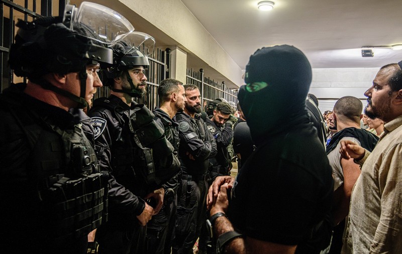 Două baze militare israeliene au fost invadate de bărbați furioși după arestarea unor soldați pentru agresiuni sexuale asupra unui palestinian