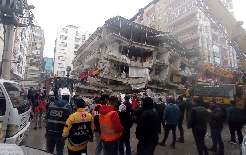 Un nou cutremur de peste 7 grade pe scara Richter a lovit sudul Turciei, la nouă ore după seismul de 7,8 grade