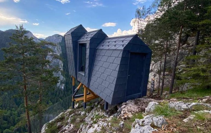 Refugii montane panoramice, montate în Parcul Național Cheile Bicazului-Hășmaș, la peste 1.000 m altitudine