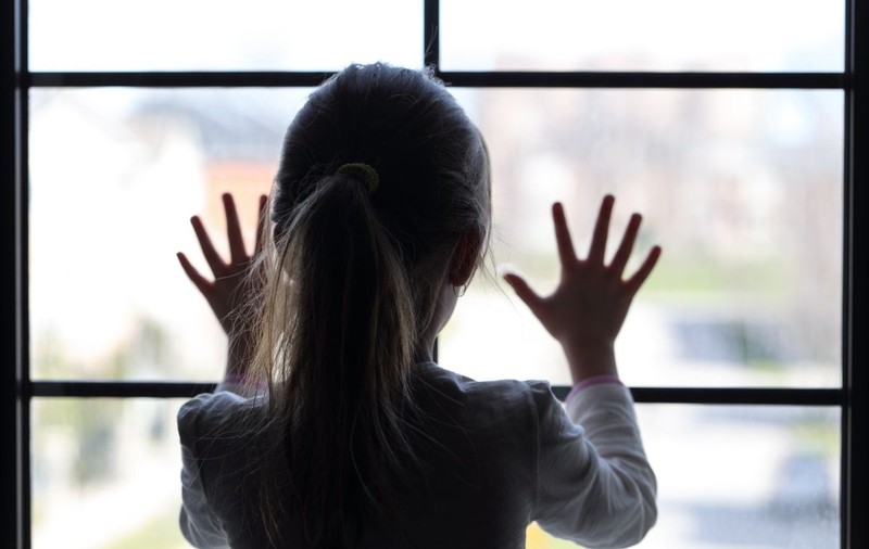 Fată de 12 ani, luată cu Poliția de la asistenții maternali. Era plină de vânătăi și înfometată