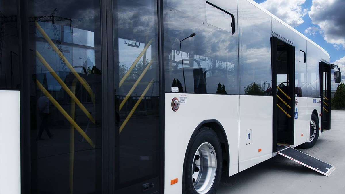 Autobuzul românesc pe care nu-l vrea nimeni. N-a fost primit nici măcar în teste în București