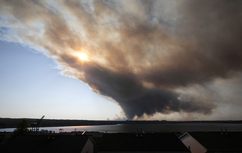 Programul Copernicus: „Puțin probabil” ca fumul incendiilor de vegetație din Canada să afecteze aerul din Europa