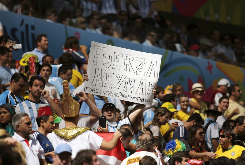 Fanii Argentinei i-au transmis mesaje de susţinere lui Neymar FOTO: EPA