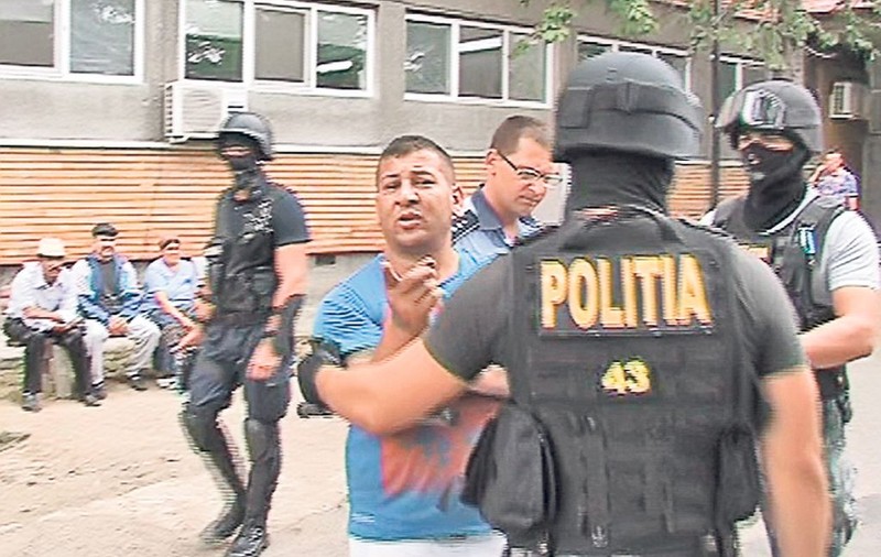 Două familii de romi s-au hăcuit în stradă, la Buzău