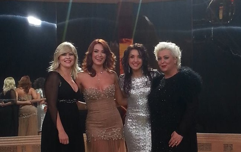 S-AU DAT DE GOL! Anca Ţurcaşiu, Monica Anghel, Nicoleta "Nico" Matei şi Sanda Ladoşi FILMEAZĂ PENTRU REVELION