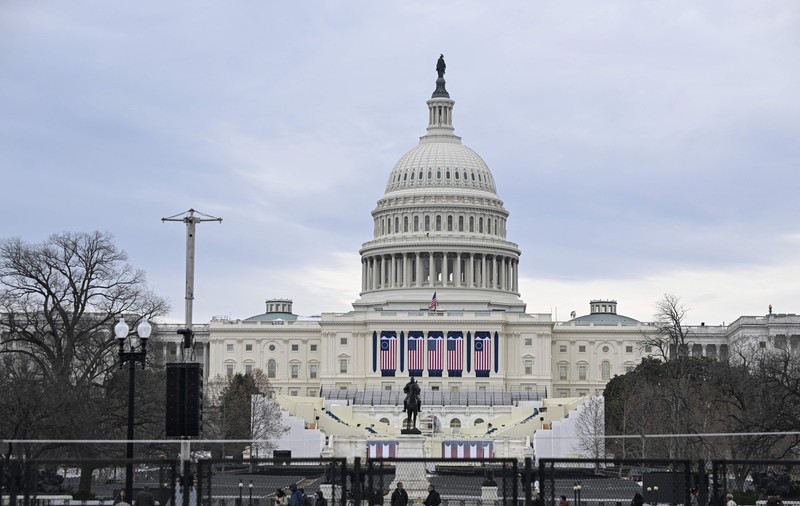 Gest de sfidare pentru Joe Biden: Steagurile americane vor fi înălțate la învestirea lui Donald Trump