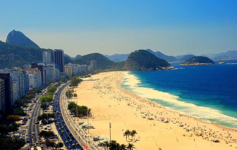Fotbalul nu a fost niciodată mai frumos. Fetele au ÎNCINS plaja în Brazilia / VIDEO 