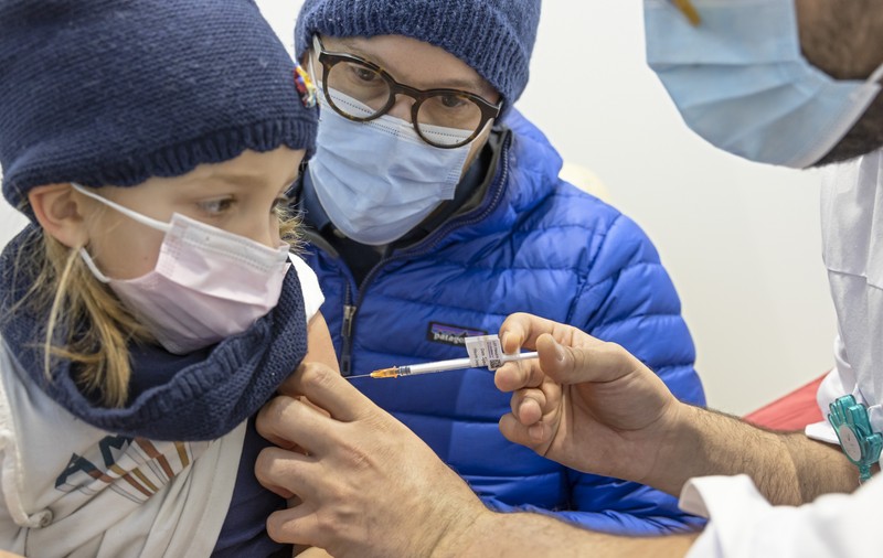 Când începe vaccinarea anti-COVID a copiilor cu vârste între 5 şi 11 ani. Programările se pot face de astăzi