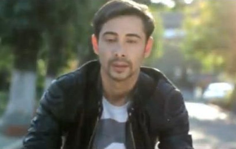 PREMIERĂ LIBERTATEA.RO | Adi Cristescu, alături de FOSTA IUBITĂ, în noul videoclip Singur în doi