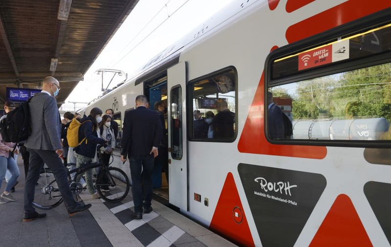 Biletul unic de 9 euro. Ce concluzii trage Germania după experimentul călătoriilor super-ieftine cu transportul public