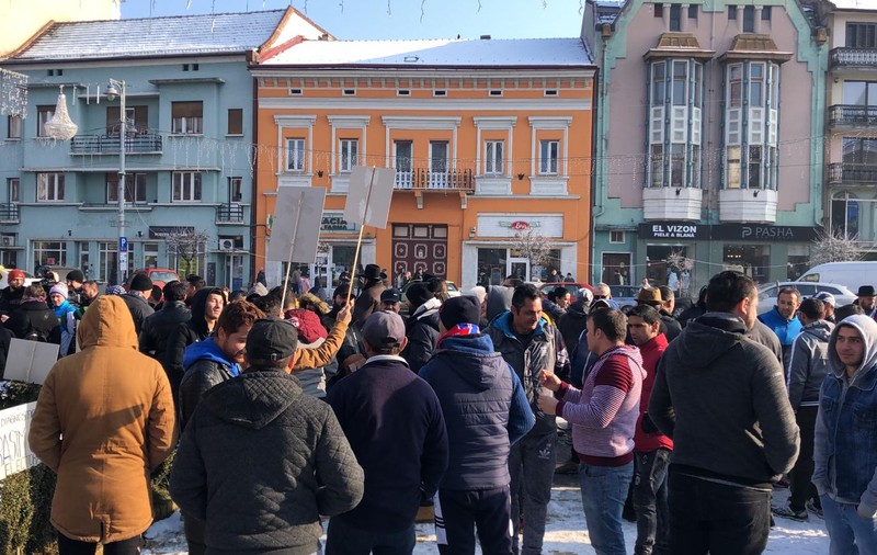 Romii din Mureș protestează și cer demisia primarului din Târgu Mureș după declarațiile acestuia privind copiii