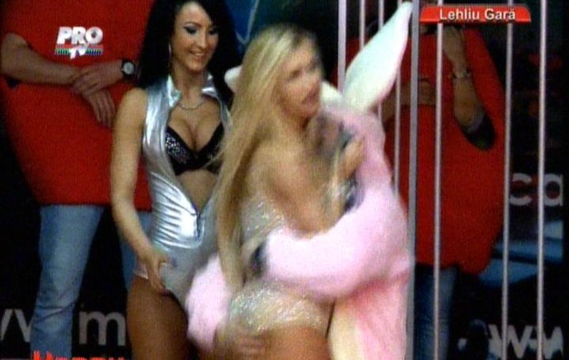 Andreea Bălan l-a luat la bătaie pe Iepurașul de Paște. Vezi care a fost motivul!