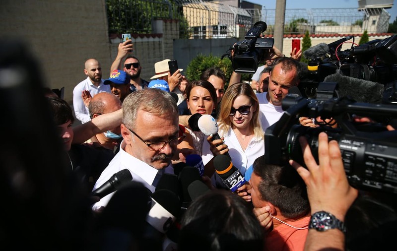 Prima fotografie cu Liviu Dragnea de acasă. Cine a venit să-l viziteze pe fostul lider al PSD