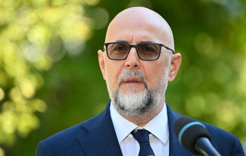 Kelemen Hunor, a declarat miercuri, cu câteva ore înainte de votul din Parlament pentru învestirea Guvernului Siegfried Mureşan, că, potrivit declaraţiilor liderilor politici, nu există suficiente voturi pentru a valida noul Executiv