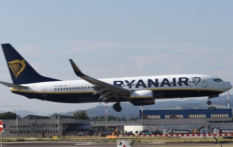 Un angajat a fost concediat după 22 de ani de muncă pentru că îi era frică să zboare cu avionul. Sursă foto: Hepta.