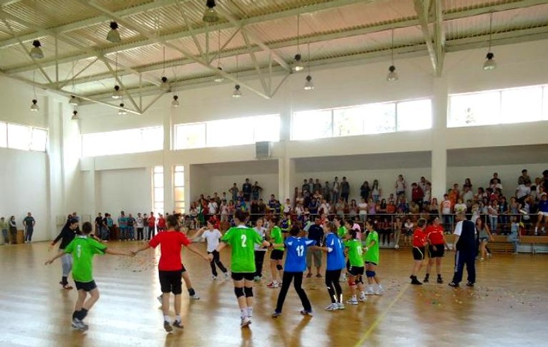 Micile handbaliste vâlcene le-au copiat pe Neagu&Co 