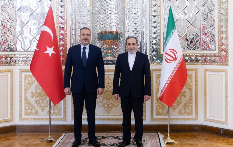 Iran și Turcia încep construcția unei linii feroviare strategice care va conecta Europa de Asia