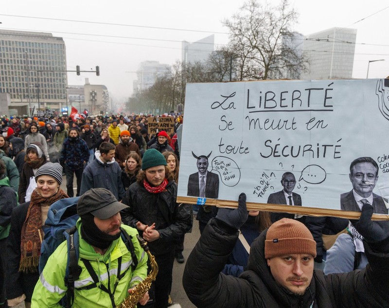 Proteste masive în Belgia față de reforma pensiilor. Greva a paralizat traficul aerian din țară
