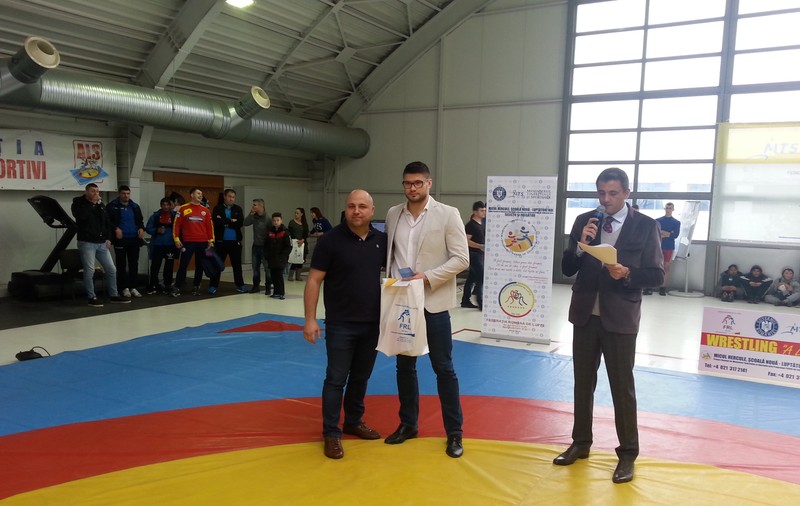 Luptătorii de aur ai României, premiați de mai-marele federației