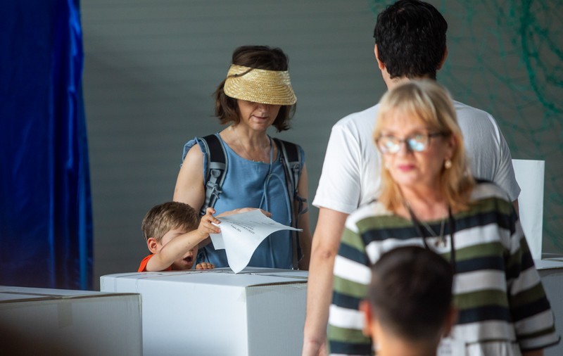 LIVETEXT | Prezența la vot la alegerile locale și europarlamentare. Peste nouă milioane de români au mers la vot