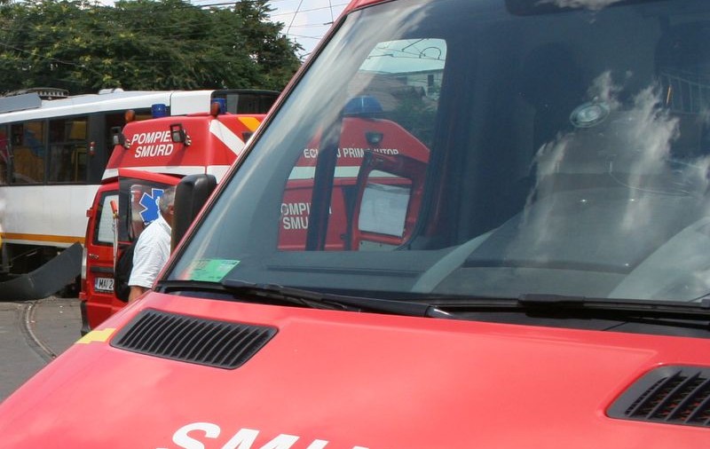 Un microbuz s-a răsturnat la intrarea pe autostrada A1, lângă Ciorogârla