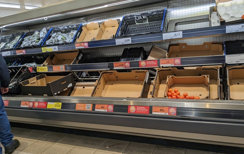 Legumele pentru salate au fost raționalizate în marile lanțuri de supermarketuri din Marea Britanie