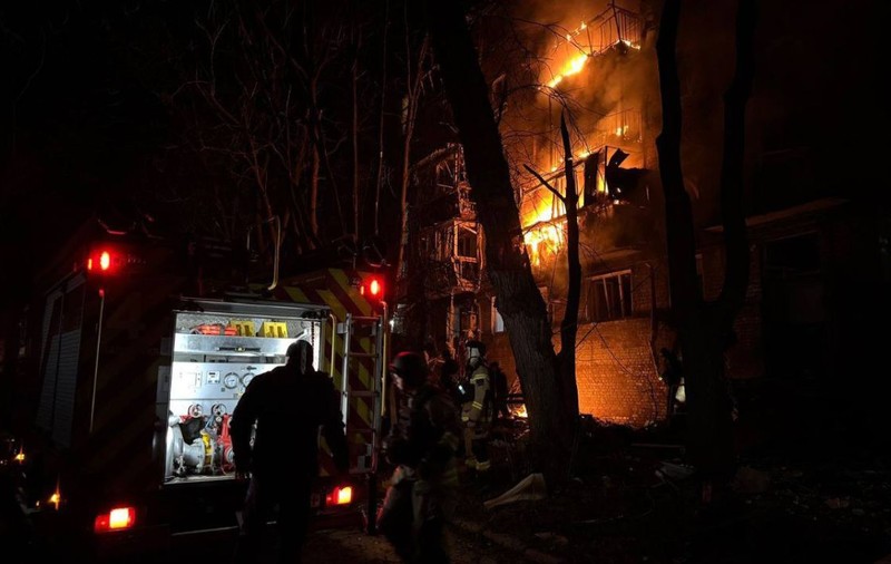 Rusia a lovit din nou Kiev, după atacurile revendicate de Ucraina asupra petrolierelor: un om a murit şi 11 sunt răniţi, printre care un copil