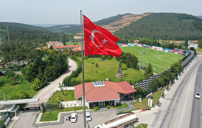 Focar de coronavirus la Beșiktaș Istanbul. Opt fotbaliști, testați pozitiv
