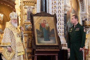 Directorul Rosgvardia, Viktor Zolotov, a luat parte la o slujbă la Catedrala Hristos Mântuitorul |&nbsp;Foto: Serviciul de presă Rosgvardia