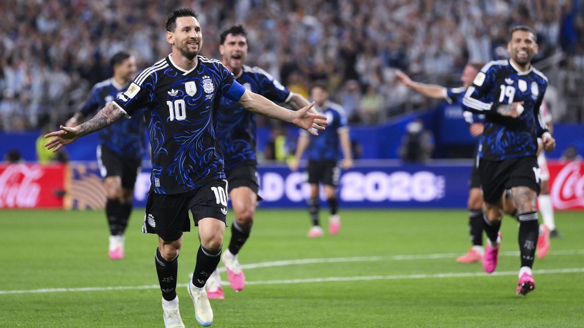 ARLINGTON, TEXAS - JUNE 27: Lionel Messi #10 of Argentina celebrates scoring his team's third goal during the FIFA World Cup 2026 Group J match between Jordan and Argentina at Dallas Stadium on June 27, 2026 in Arlington, Texas. (Photo by David Ramos/Getty Images)