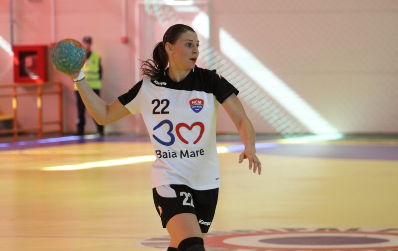 Luciana Marin se operează de menisc şi ratează Euro 2014