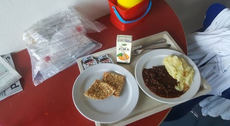 Mâncarea din spital, după operație. „Primeam hrană blenduită, pentru că nu puteam mesteca, după operație”