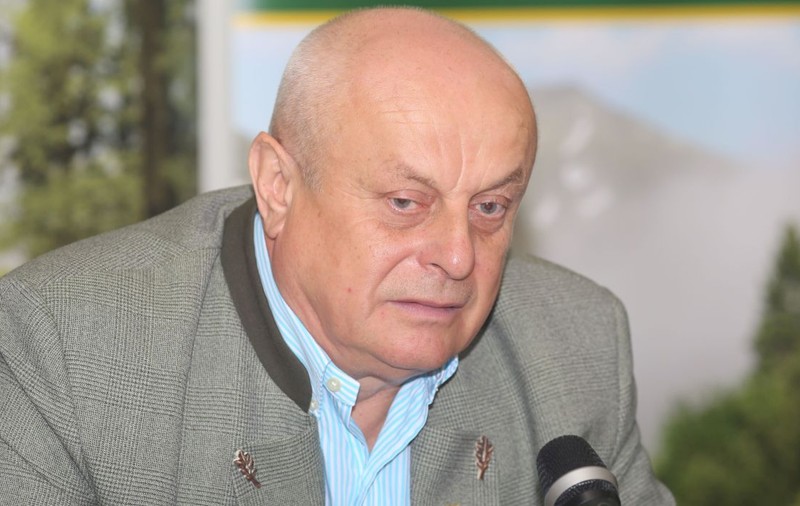 Fostul șef Romsilva dă în judecată instituția. După ce s-a pensionat și s-a reangajat, Teodor Țigan cere despăgubiri