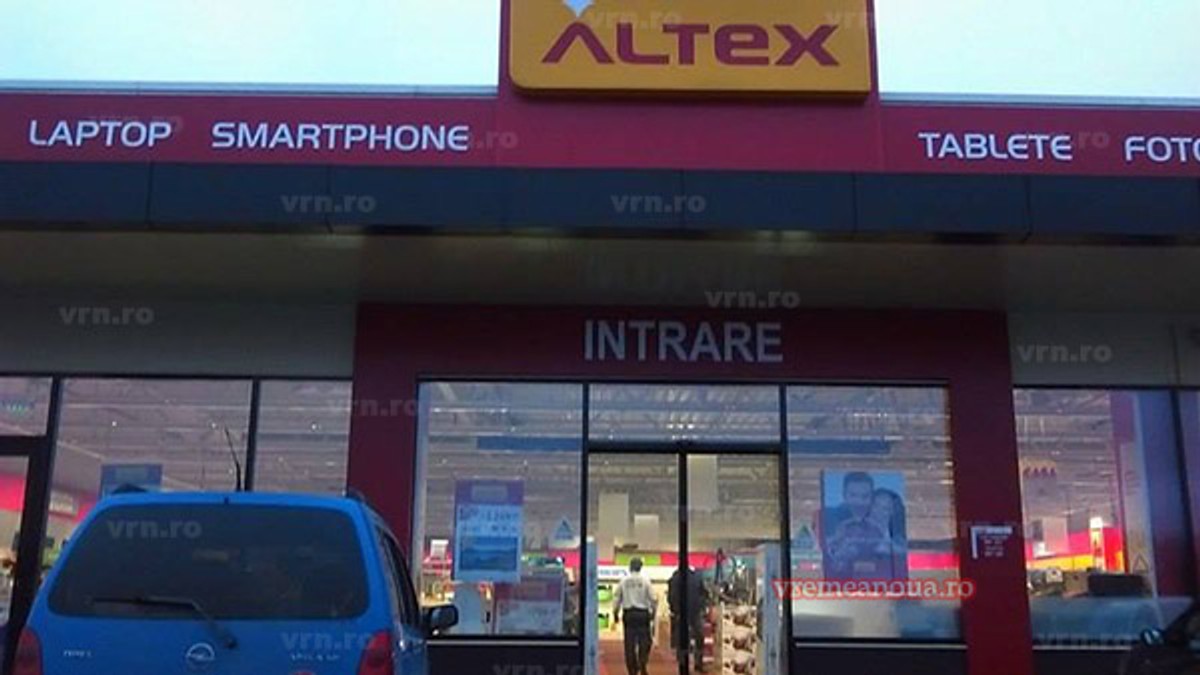 Altex și Media Galaxy au vândut joi dimineață iPhone X, MacBook Pro, Play Station 4 și televizoare 4K Philips la 0 lei. Compania nu va onora comenzile, argumentând că este o eroare tehnică, iar clienții amenință cu ANPC-ul sau cu judecata. Magazin Altex