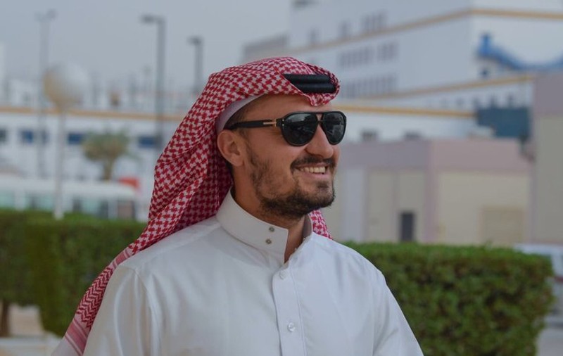 Budescu e șeic. Arabii l-au îmbrăcat pe Costică în haine tradiționale