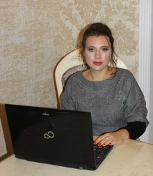 Julia e psiholog de aproximativ 10 ani