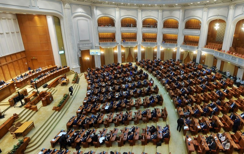 Regulamentul Senatului a fost modificat. Cum e sancționată tulburarea ordinii