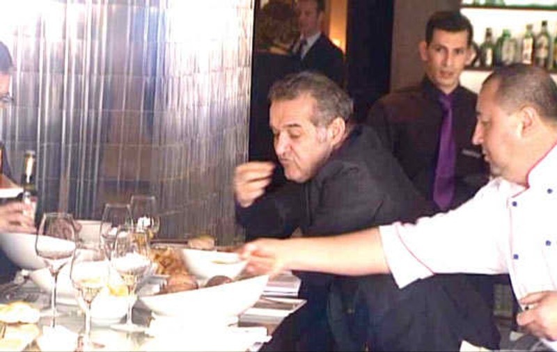 BECALI, ÎN PUŞCĂRIE. Noutăţi despre viaţa lui Gigi după gratii. Ce "MORIŞCĂ" foloseşte pentru a primi ZILNIC PACHETE. "Inclusiv GARDIENII îl respectă!". Ce face Luţu pentru "colegii de suferinţă" ai patronului / EXCLUSIV