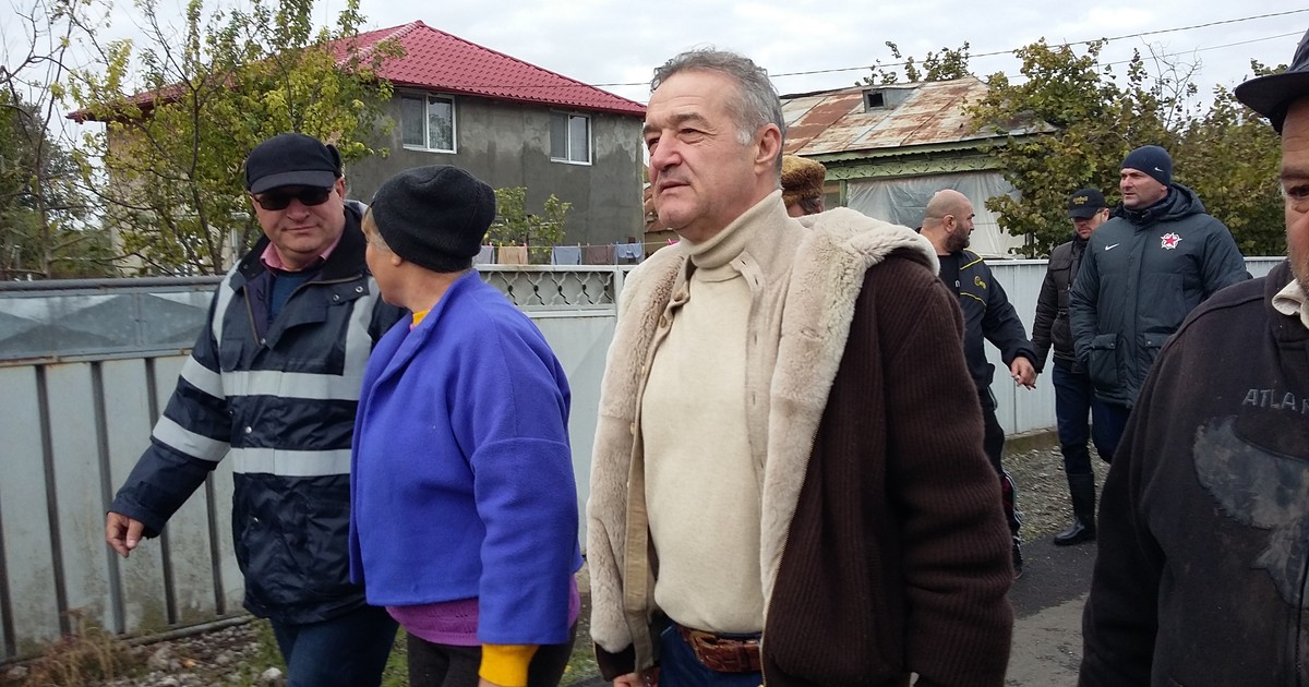Gigi Becali, în localitățile inundate din Galați