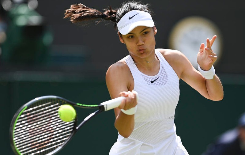 Cine e Emma Răducanu, senzaţia de la Wimbledon: „Vin în fiecare an s-o vizitez pe mamaia, la București”
