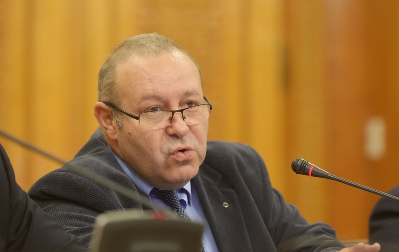 Contre între societatea civilă și Daniel Fenechiu: „Vreți să ne desființați!”. Senatorul PNL: „În momentul când vrei să faci o mizerie, te ascunzi în spatele unui ONG”