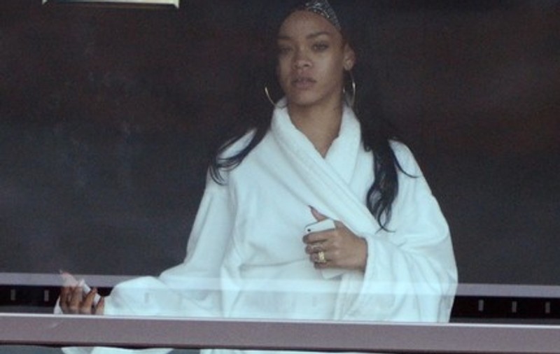 Aşa sunt făcute pozele pe care Rihanna le pune pe Twitter | FOTO