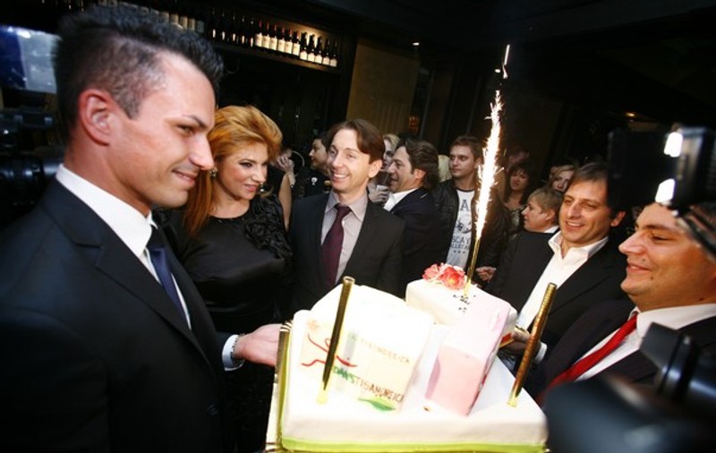 Foto | Mihaela Borcea a făcut mare chef de ziua ei! A fost nedespărţită de italian!