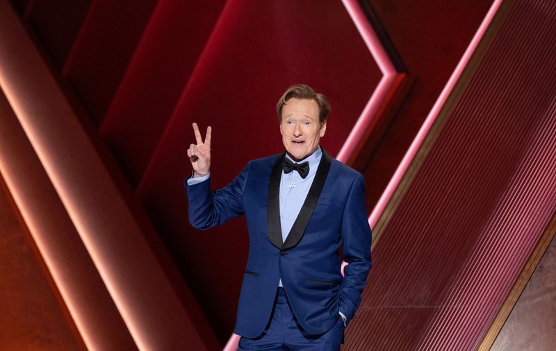 Momente memorabile la Oscar 2025. Conan O’Brien a ironizat conflictul Kendrick Lamar - Drake și a râs de ținuta lui Adam Sandler